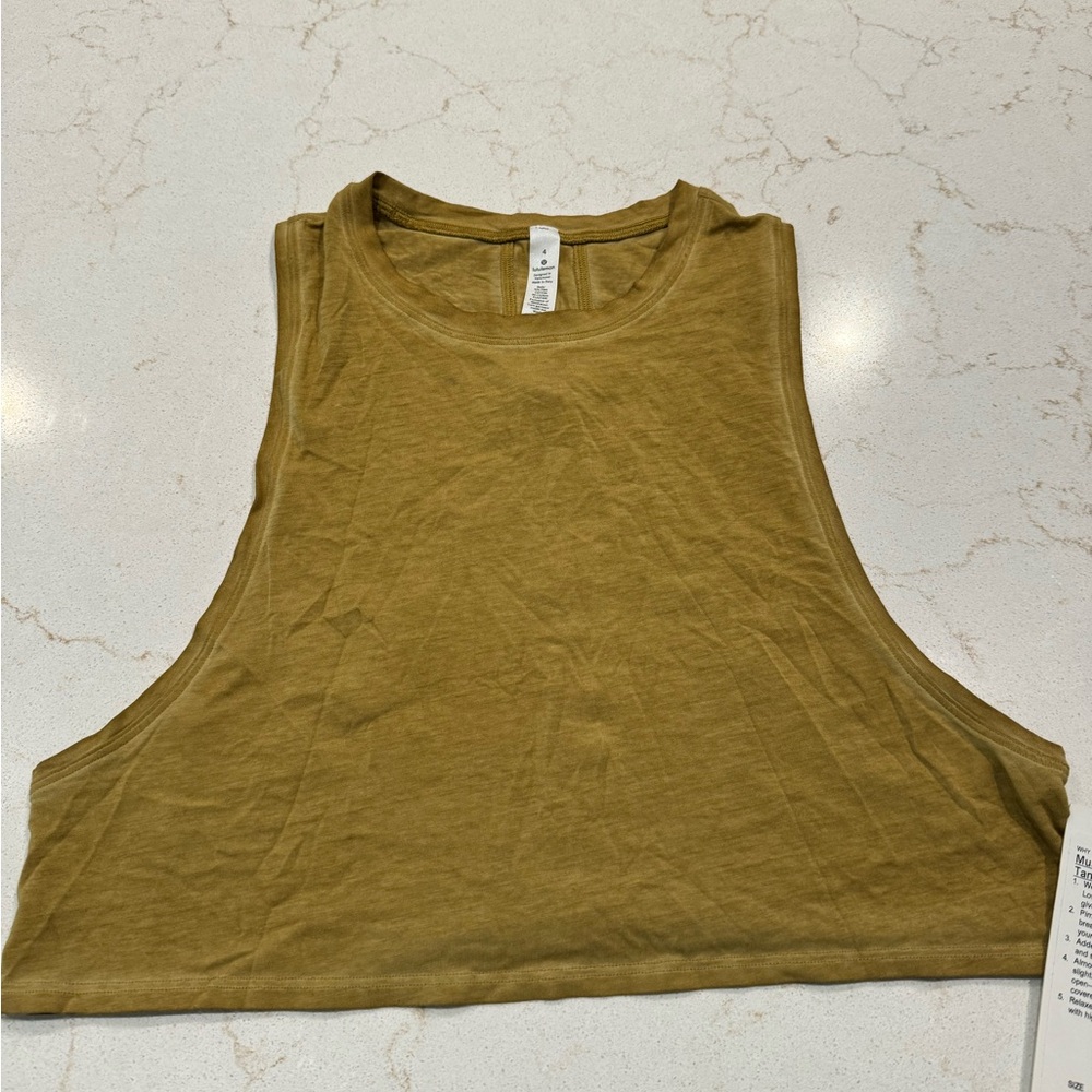 Lululemon Muscle Love Crop - NWT size 4
